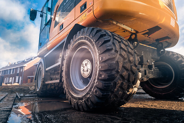 SPECIAL TIRE FOR SPECIAL APPLICATION – THE NOKIAN GROUND KARE SEMI-SLICK TIRE FOR BACKHOE LOADERS IS TAILORMADE FOR RAILWAY USE